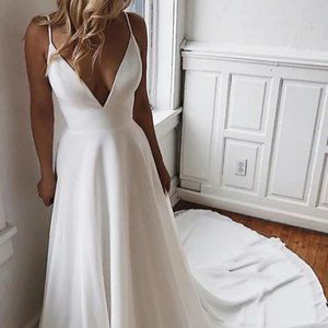 A-Line Wedding Dresses V Neck Court Train Chiffon Sleeveless Simple Beach-Ivory